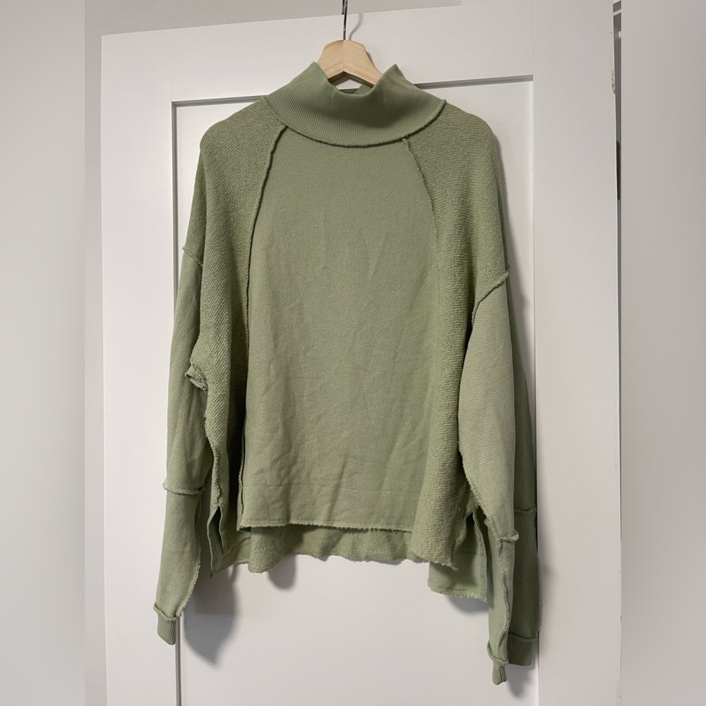 NWT American Eagle Pull-over